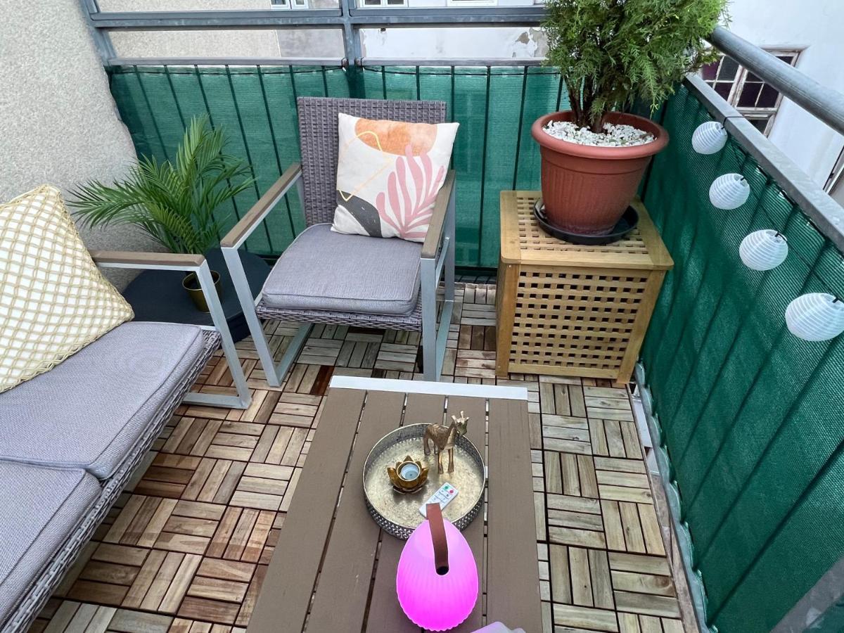 With Balcony * Vienne